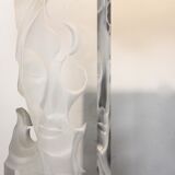 Lampe de table en laiton et lucite années 1970