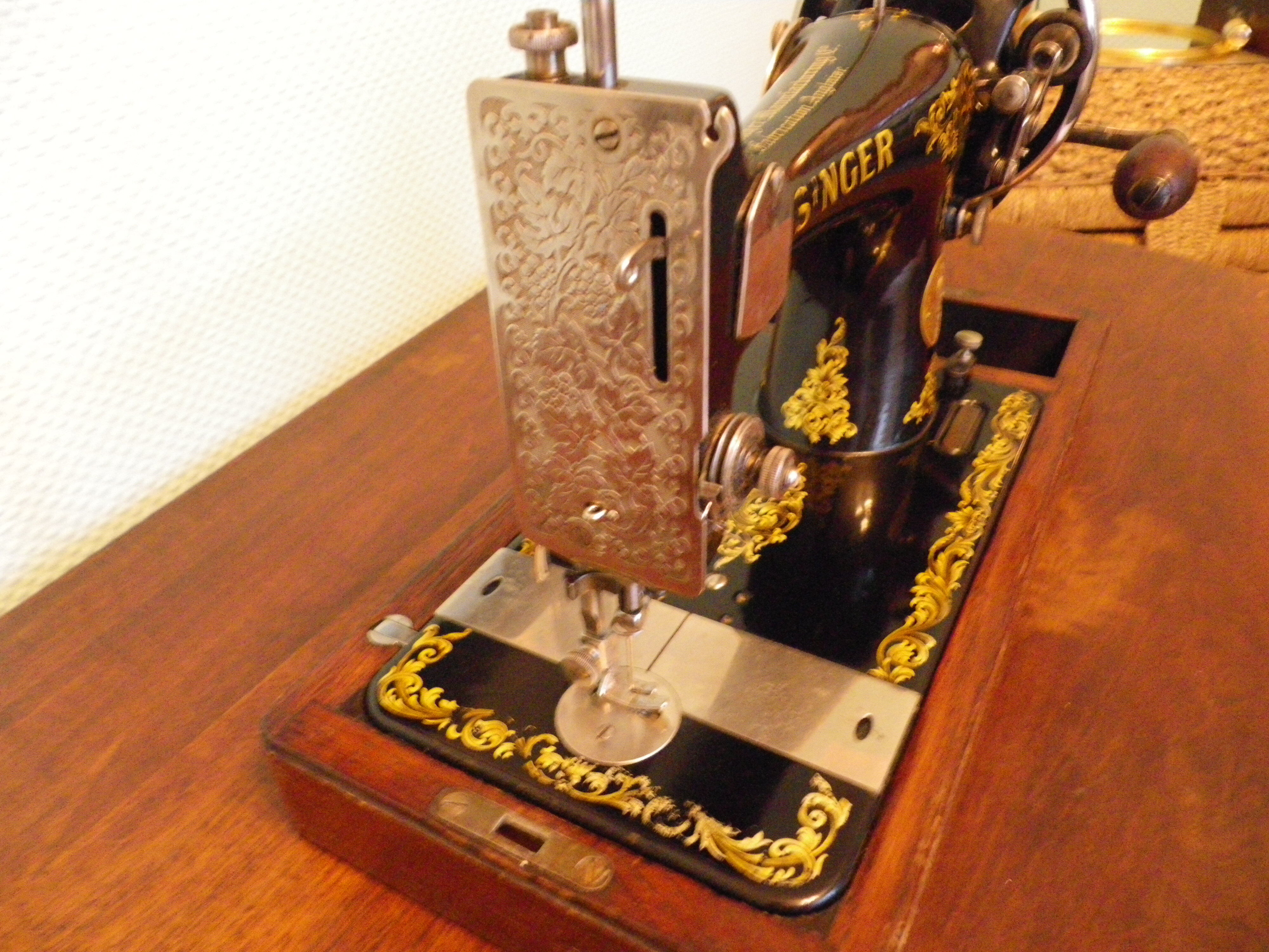 Singer sewing machine, portable, manual - Years 1926/1927