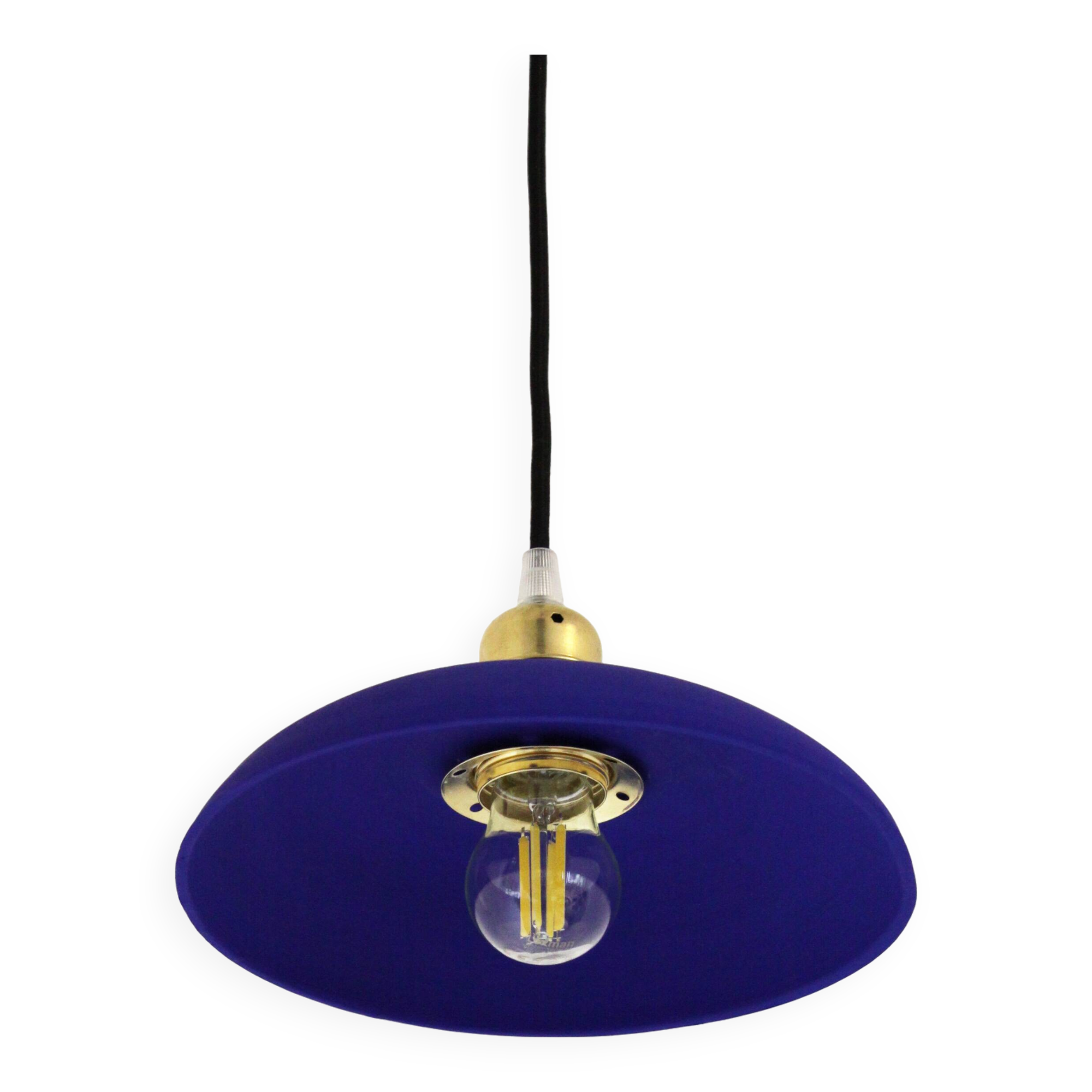 Blue Klein ceramic suspension