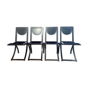 ensemble de quatre chaises