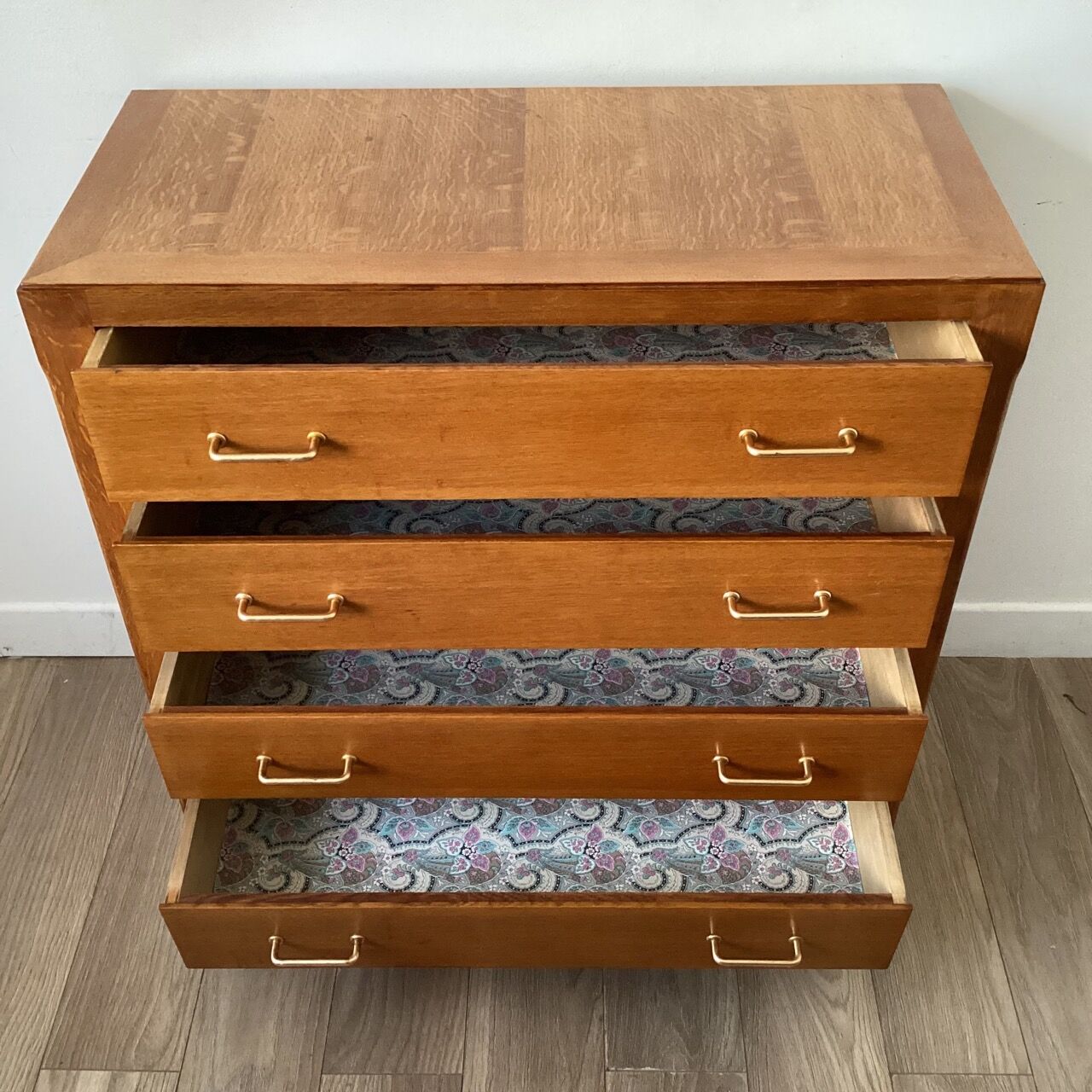 Commode vintage