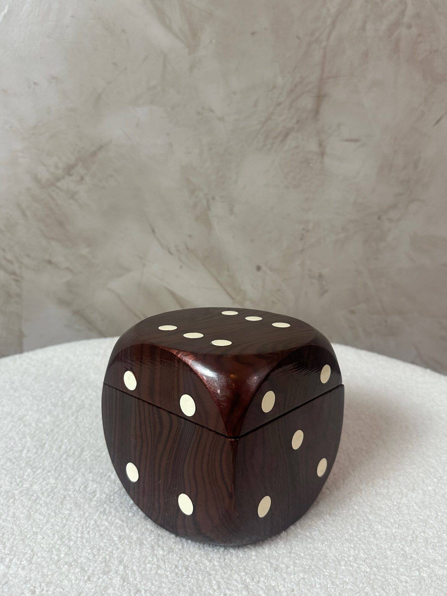 Musical cigarette box