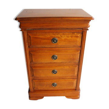 Small antique chest of drawers with 4 drawers.