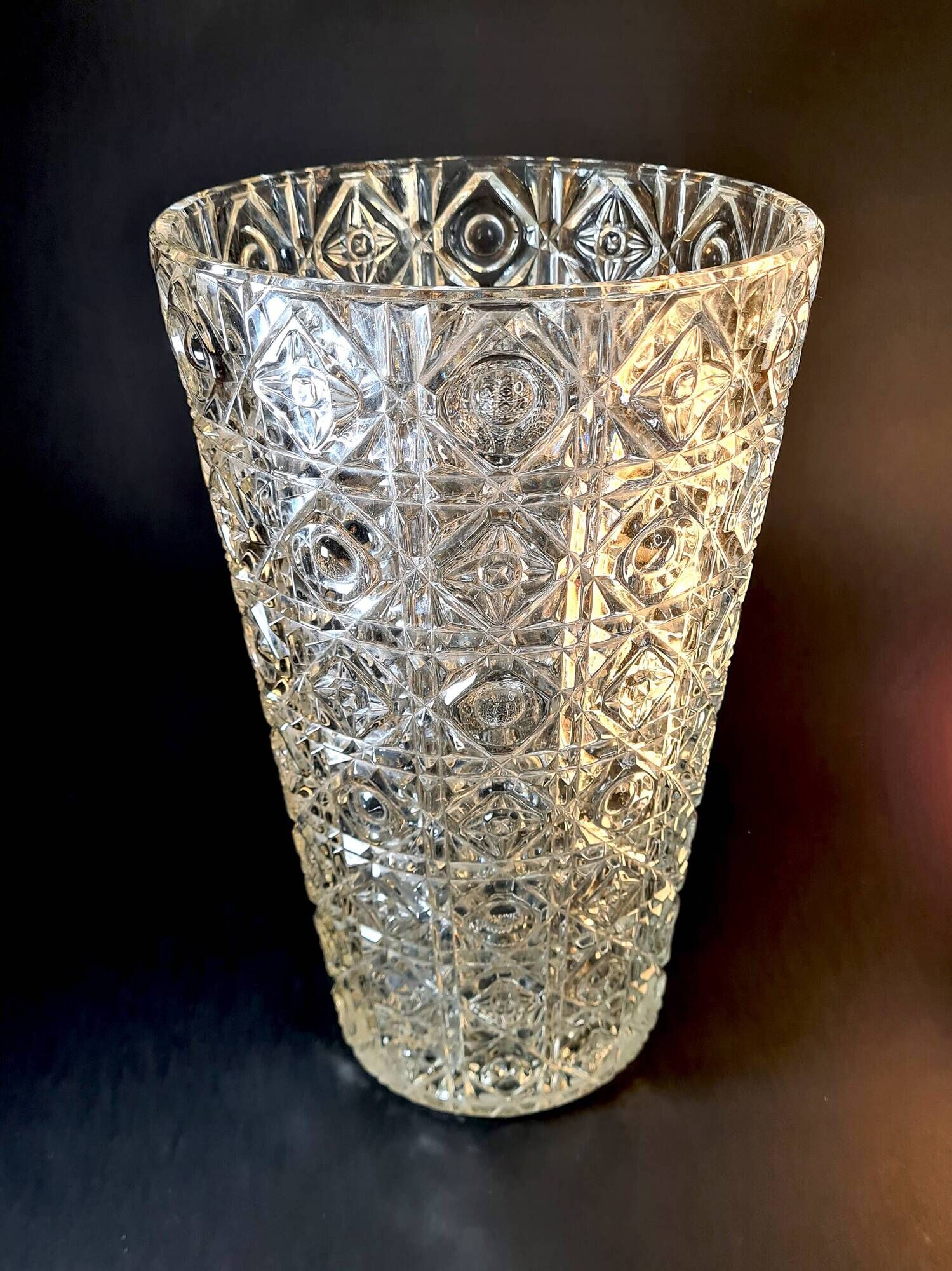 Large cut crystal vase – geometric monogram pattern