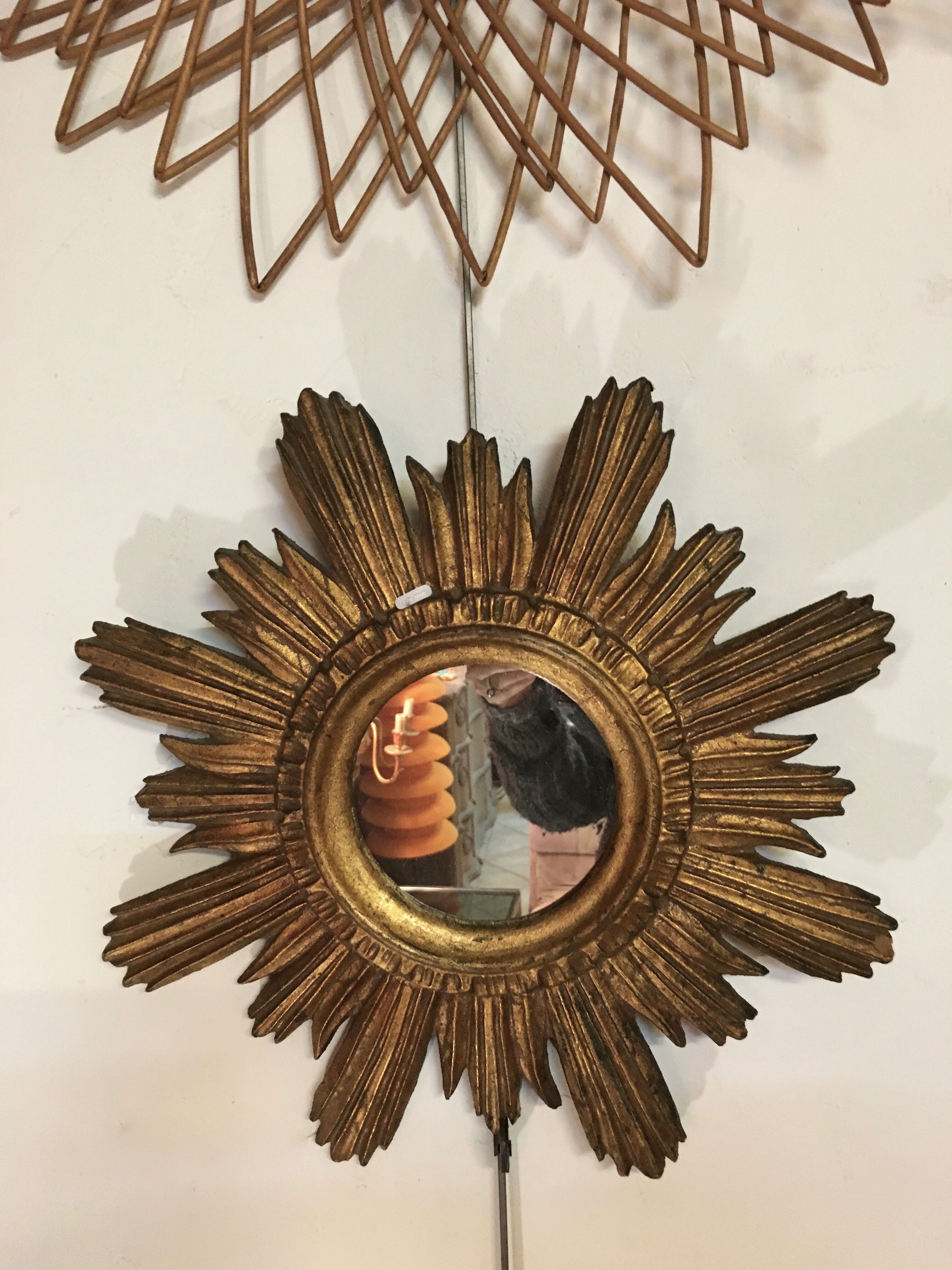 Miroir soleil en bois doré 46x46 cm