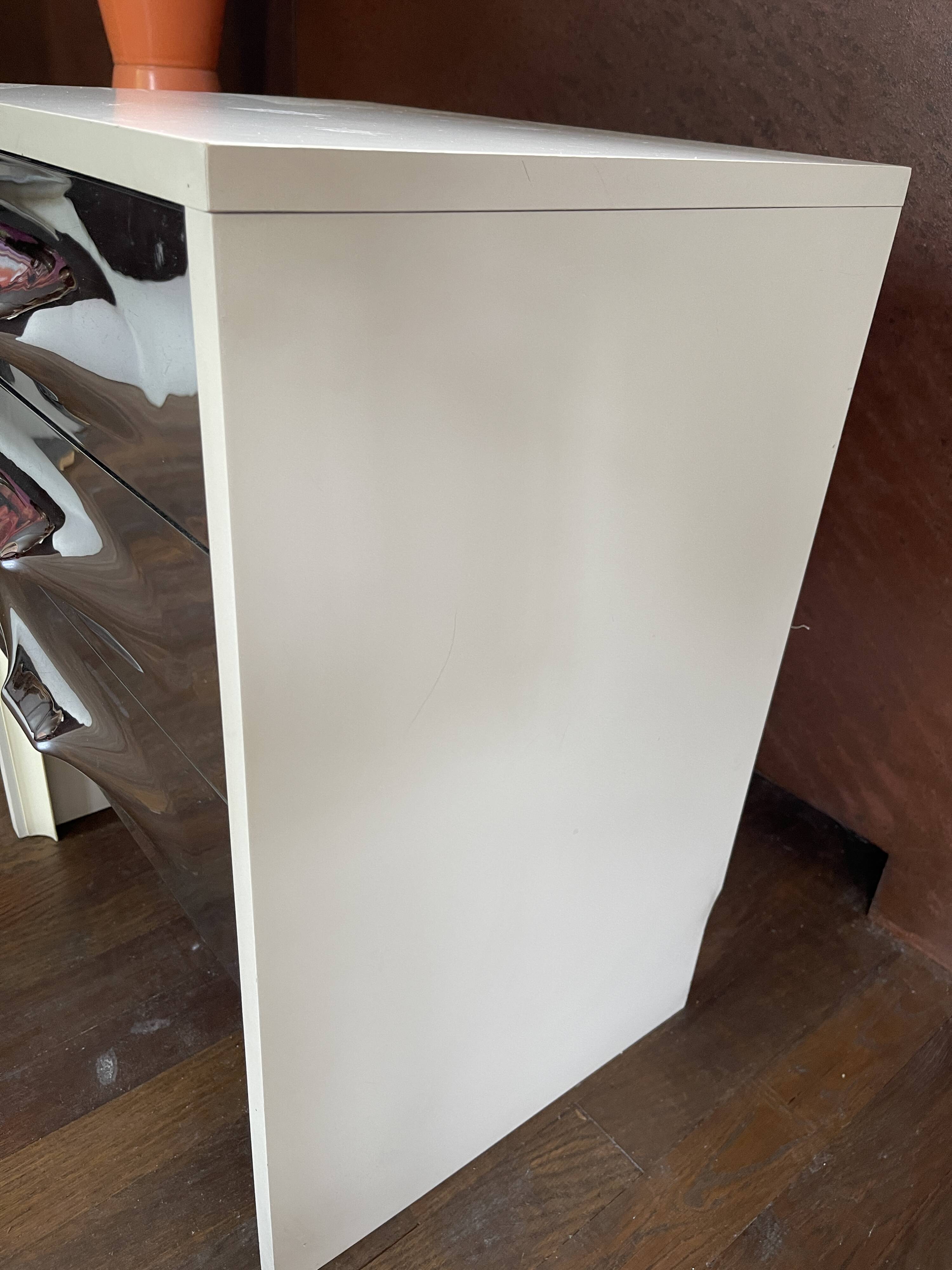 Raymond Loewy's extra bedside