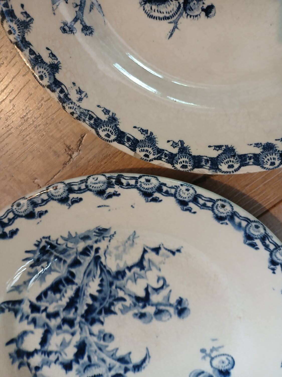4 flat plates "thistles" from gien