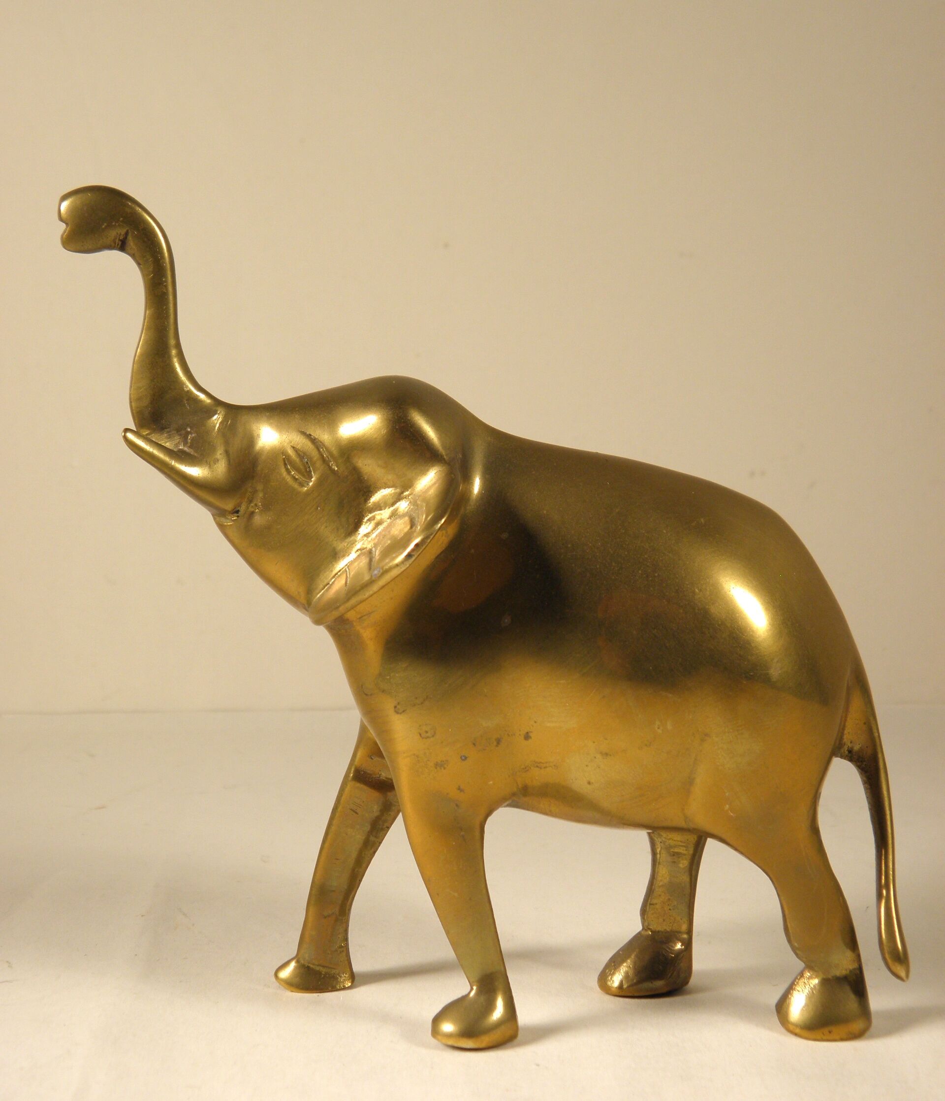 Brass elephant 13 cm