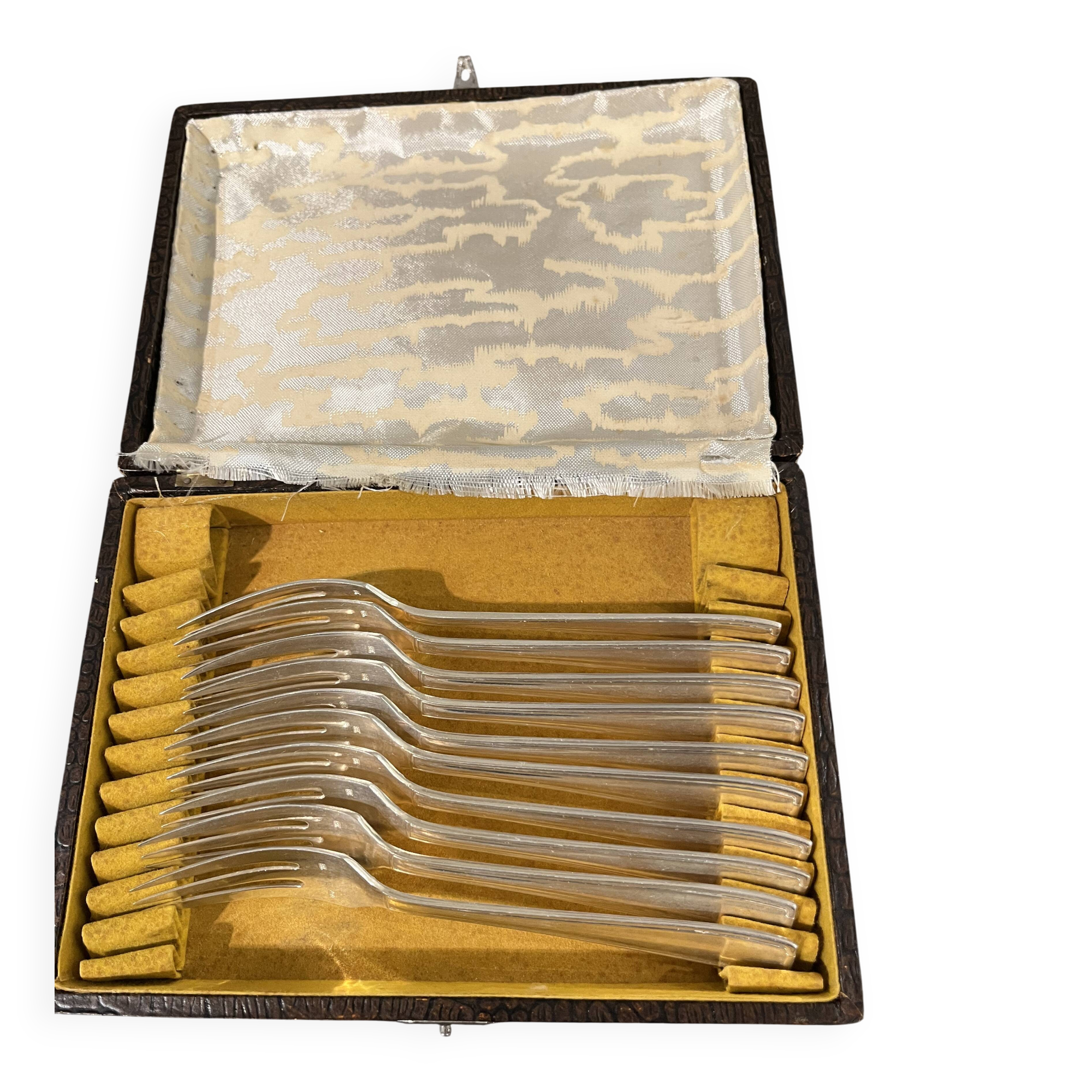 Set of 10 silver-plated dessert forks by François Frionnet.