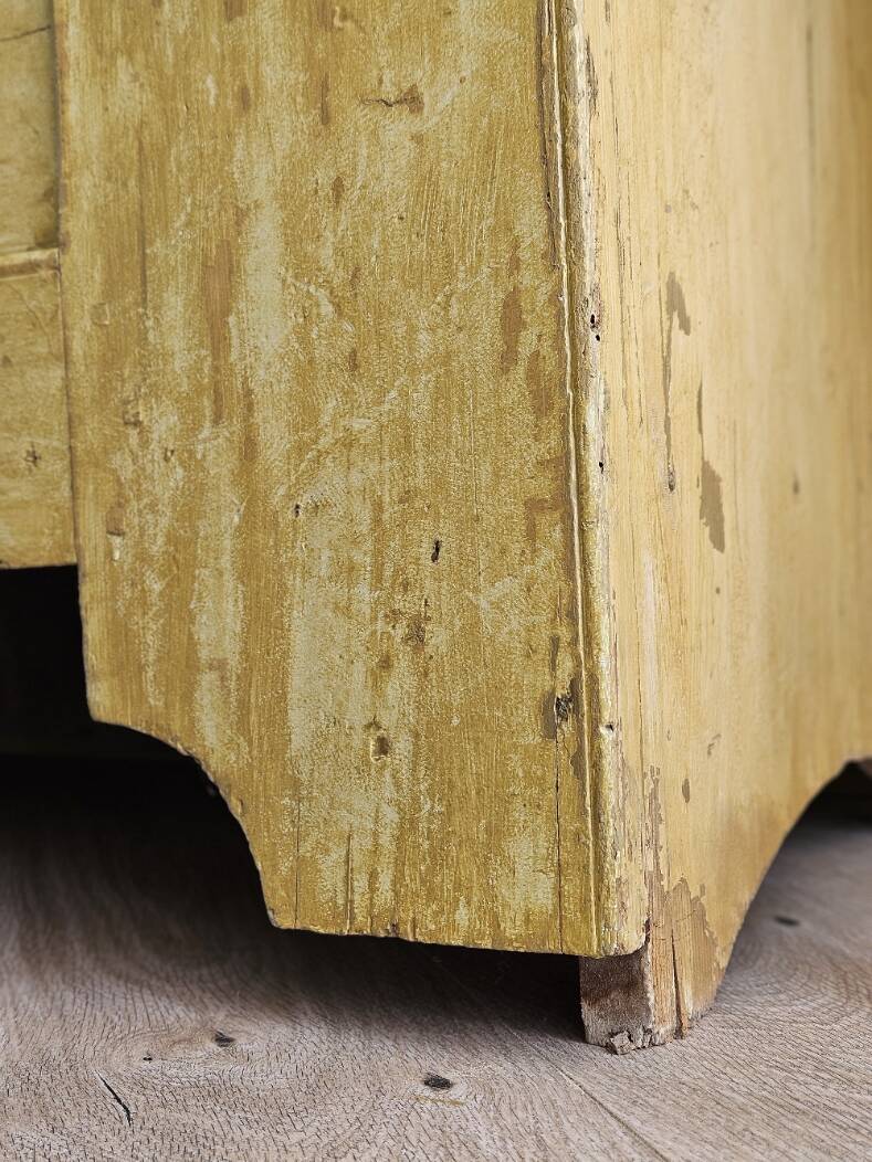 19th-century bonnetière wardrobe | Claudia