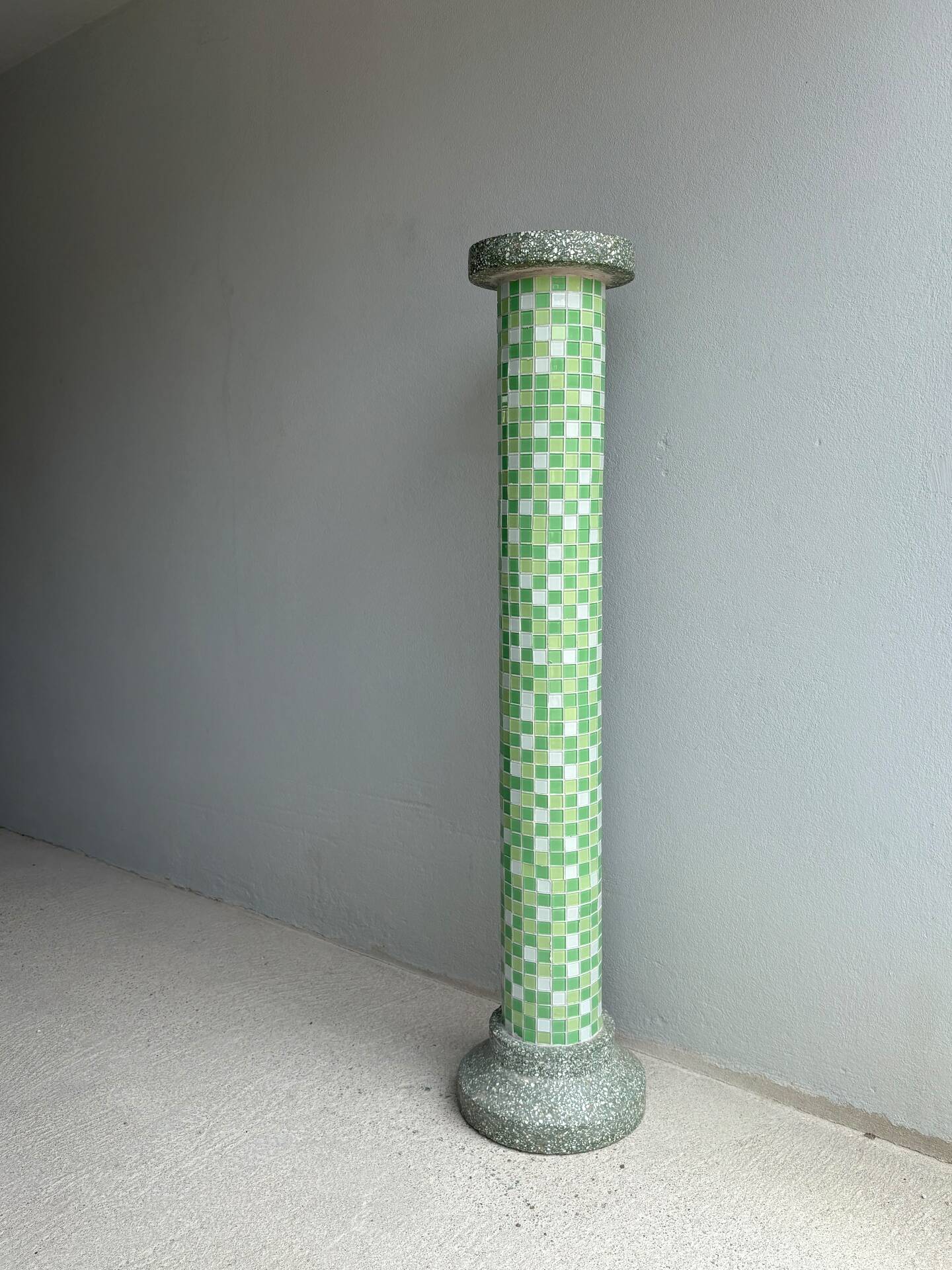Colonne en mosaïque et terrazza