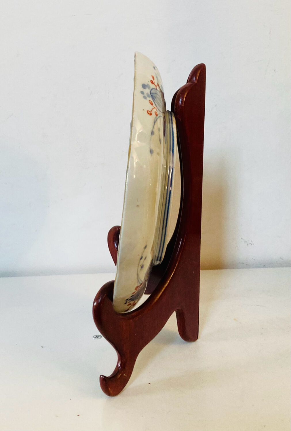 Imari porcelain plate, Japan, 19th century, hand-decorated