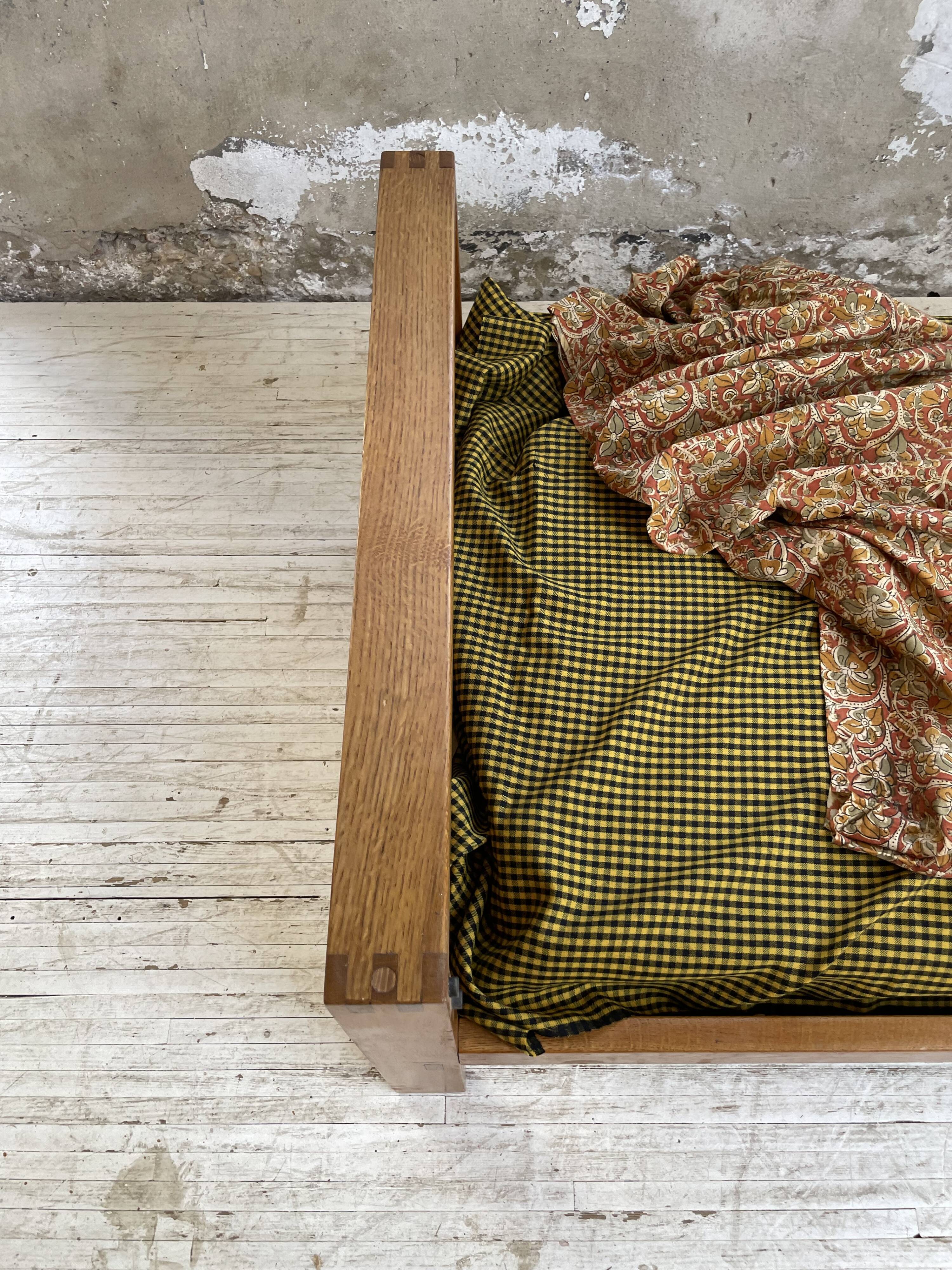 Daybed bed L06A in solid elm Chapo