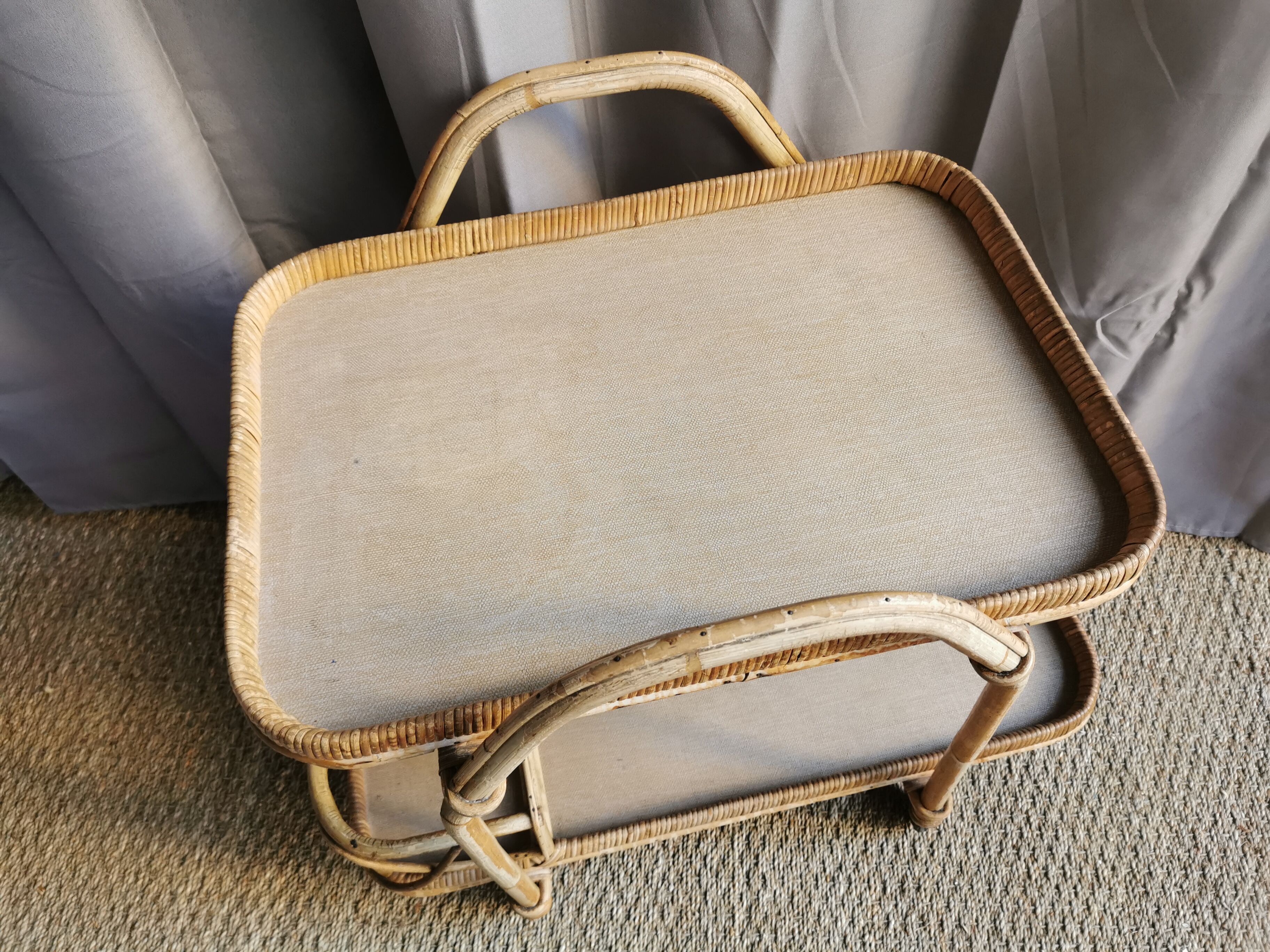 Vintage dessert in rattan