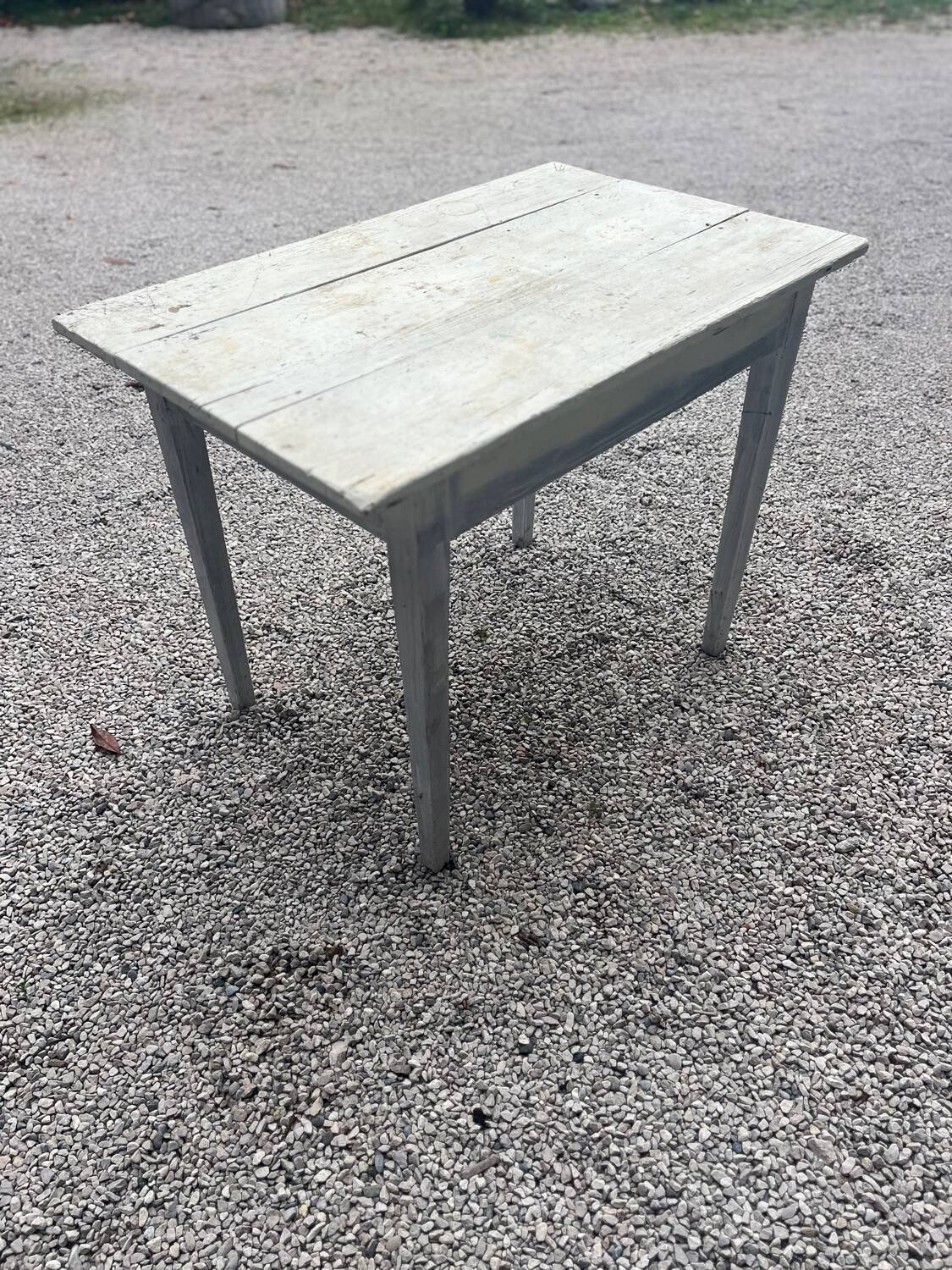 White farmhouse table, 1930-1940