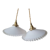 Pair of serrated opaline suspensions
