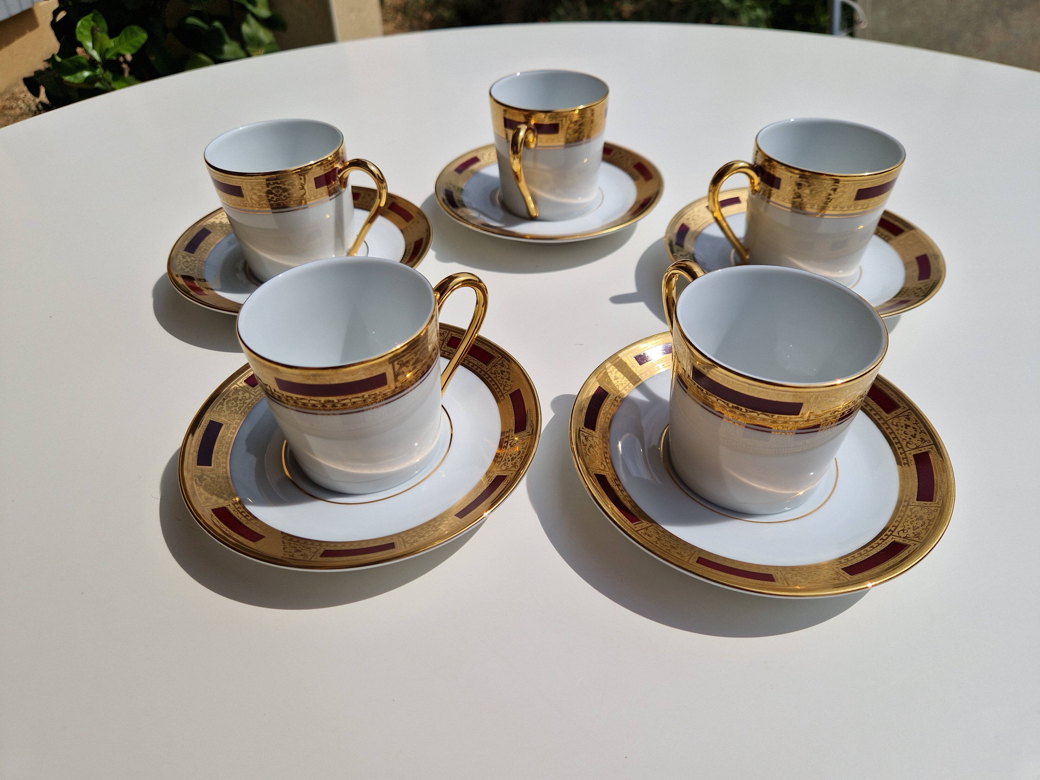 Fine porcelain coffee service, Arc de Triomphe model, La Table Impériale.