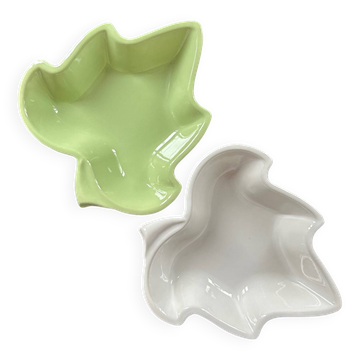 Pair of leaf-shaped dishes