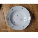 8 vintage soup plates