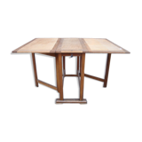 Folding table