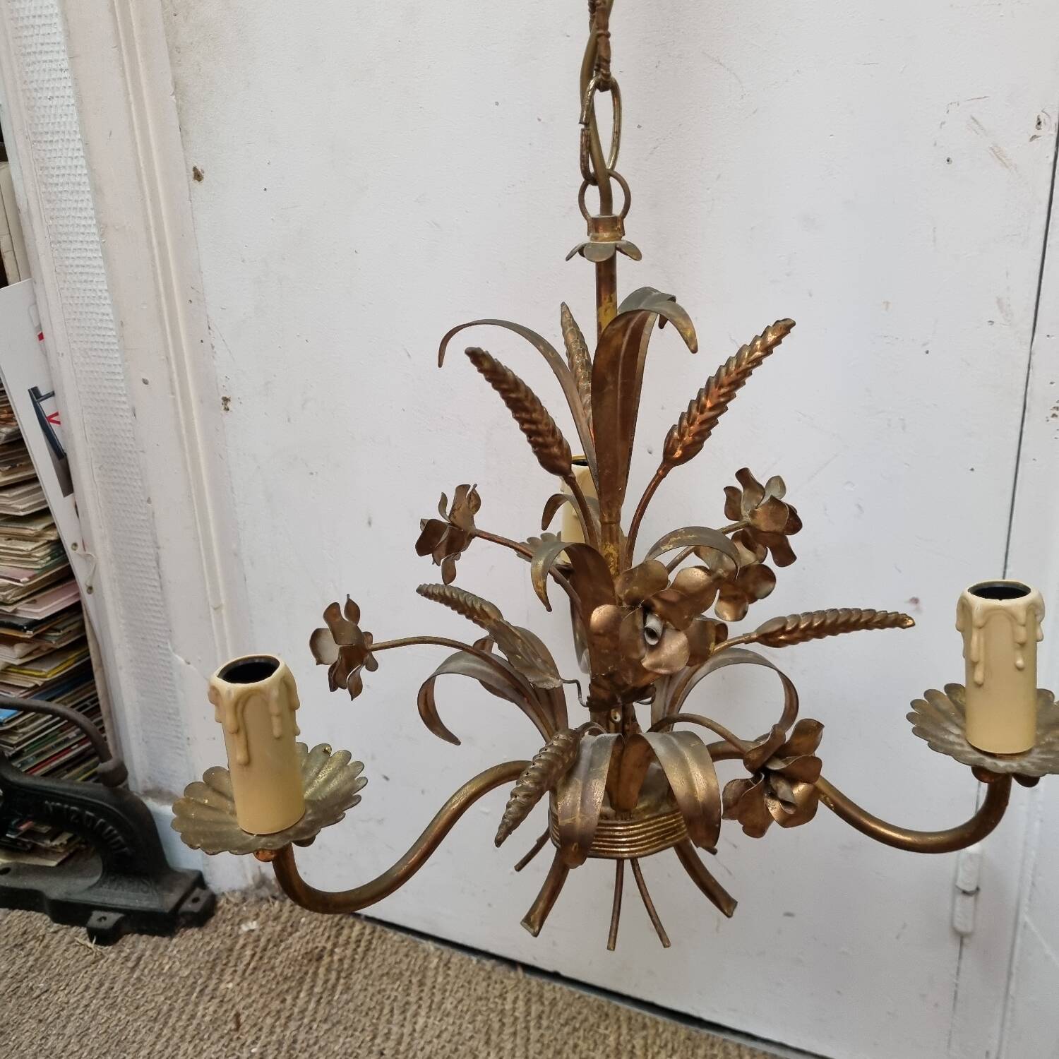 Gilded iron ears of wheat chandelier from 1970, Italy