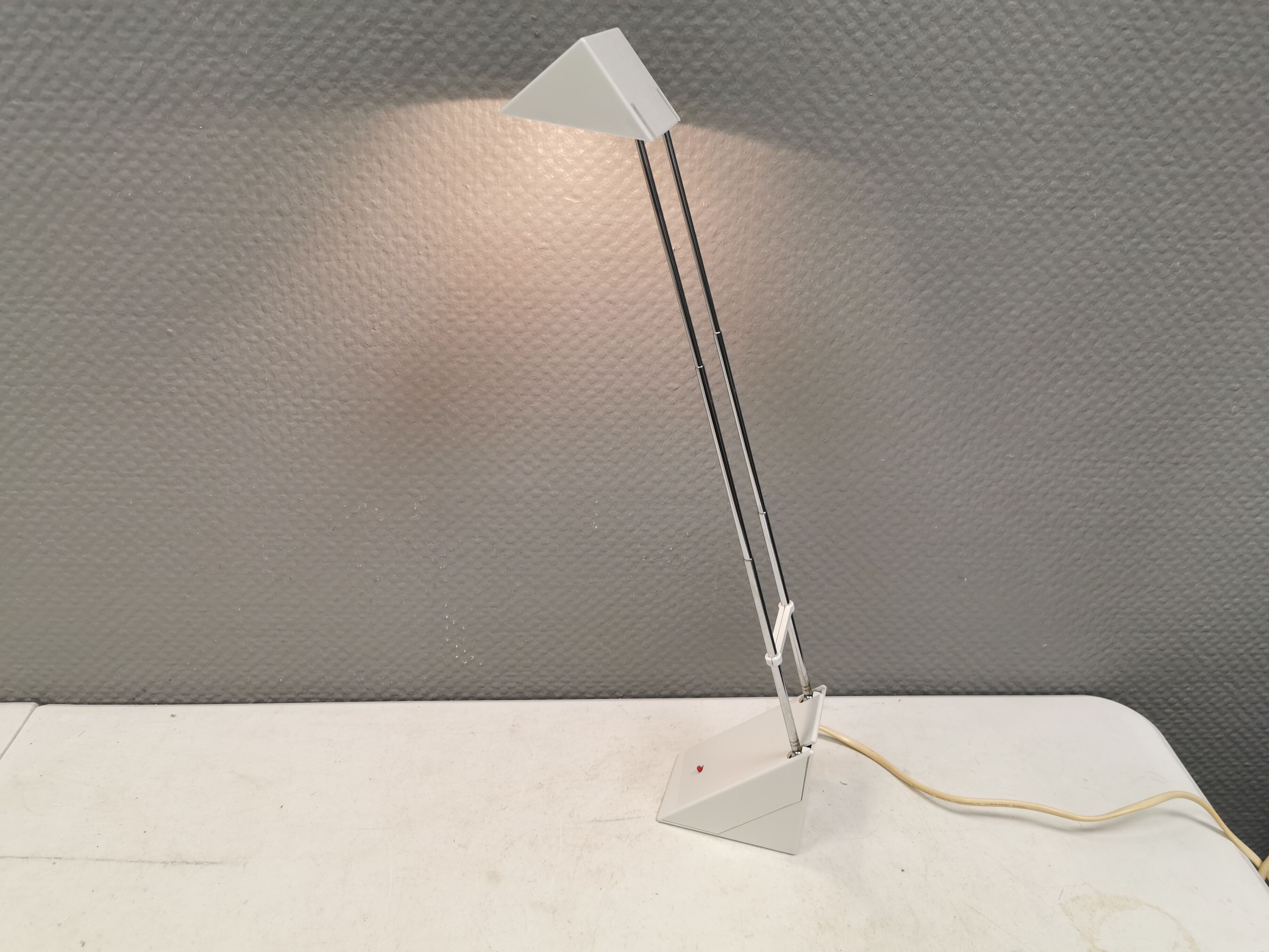 Vintage minimalist white telescopic adjustable lamp from Ikea Sweden 1991