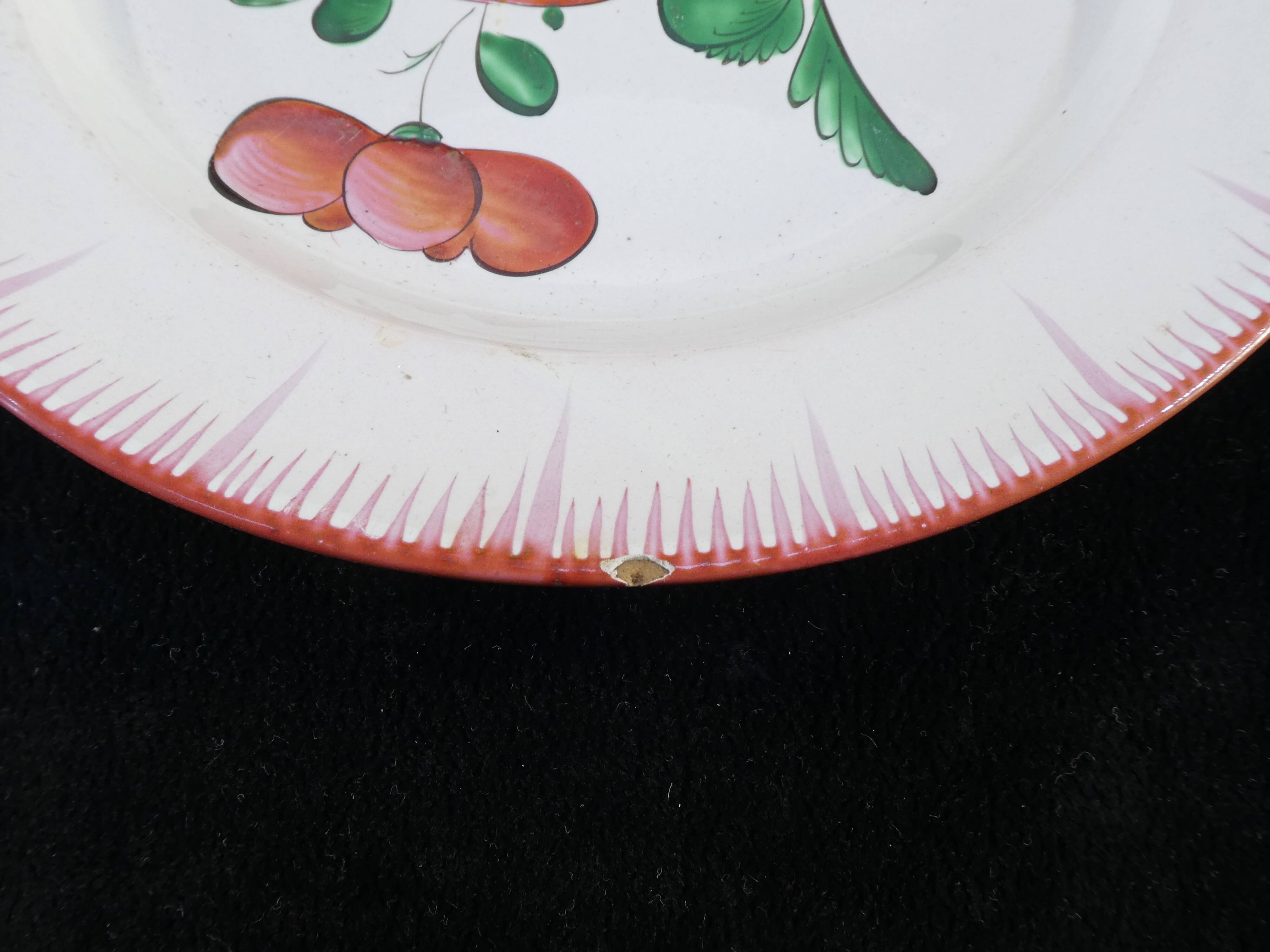 Plate in Faience de l'est pink red 19th LUNEVILLE ISLETTES ST CLEMENT nº2
