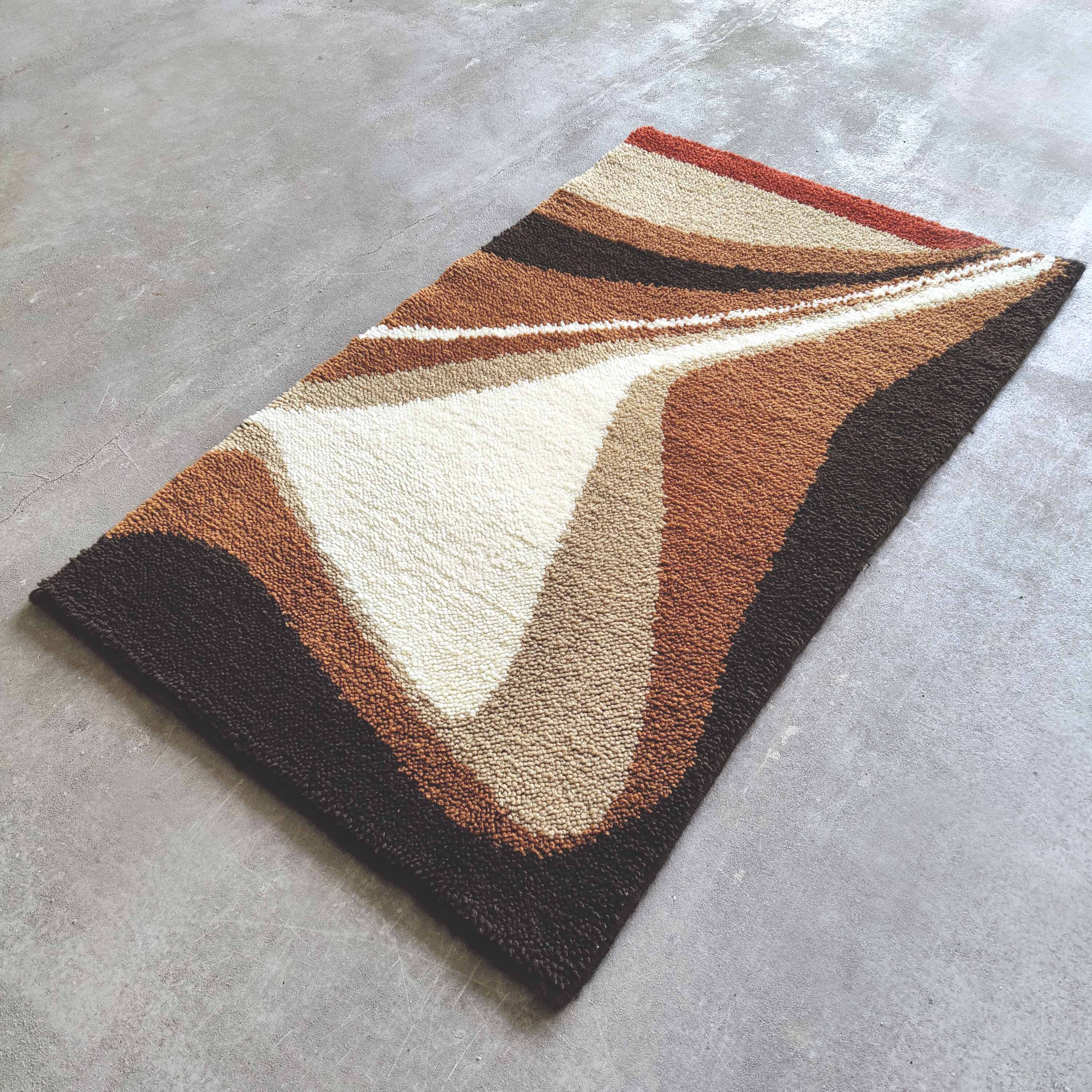 Vintage carpet 70s rectangular 135x80cm