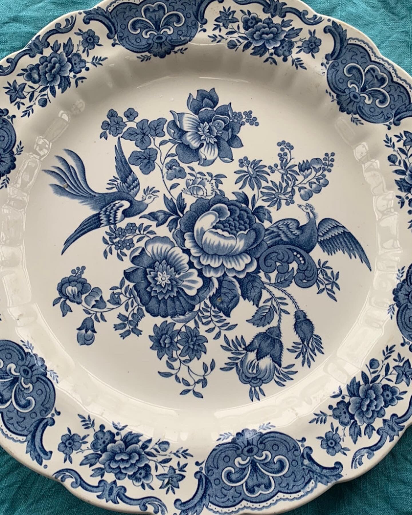 Vintage Windsor model ridgway staffordshire cake dish