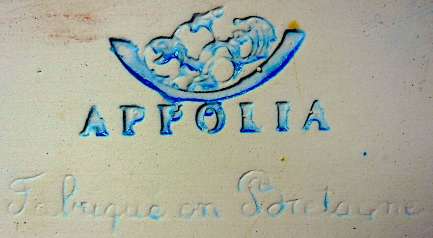 Breton earthenware dish, by the Appolia workshop in Languidic, forming the hull of a boat