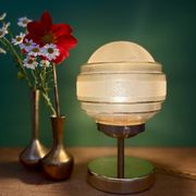 Lampe à poser globe vintage en verre granité jaune et doré
