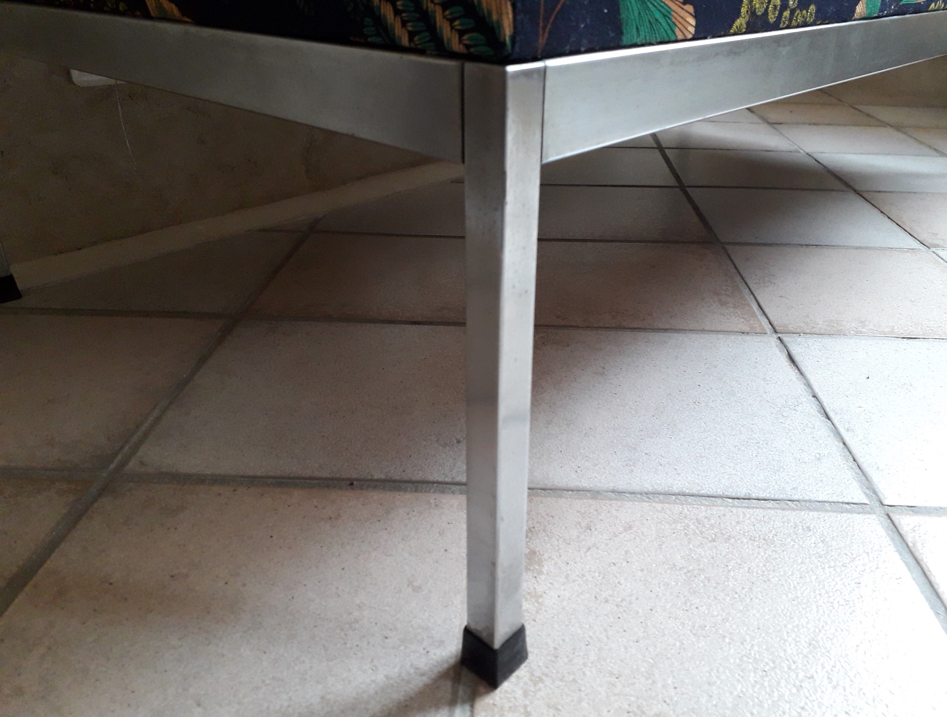 Heating assembly and coffee table