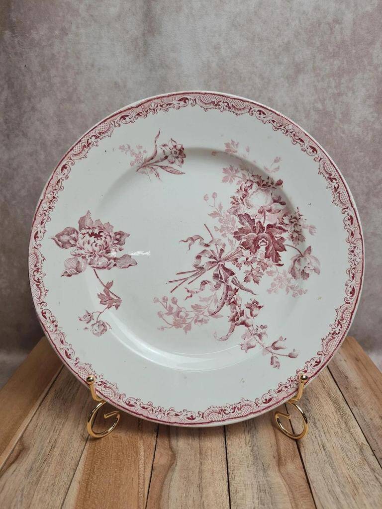 Round vintage plate Sarreguemines Fontanges red – Old ironstone