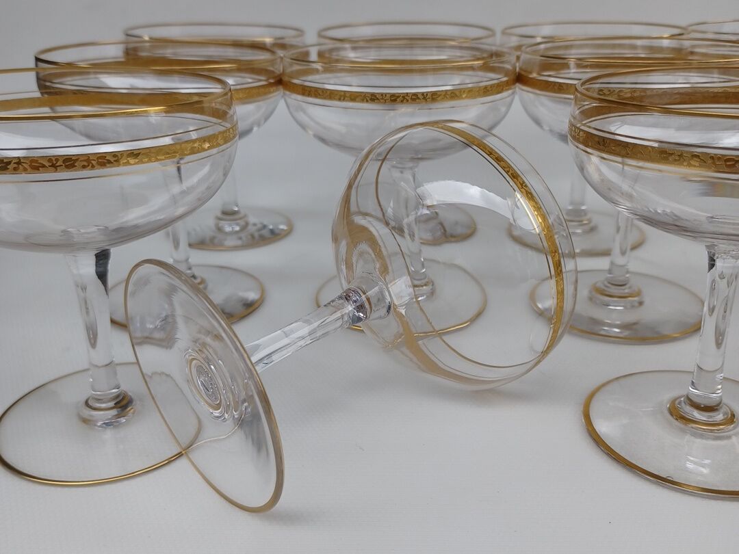 12 Champagne glasses in Baccarat crystal, circa 1870-1880.