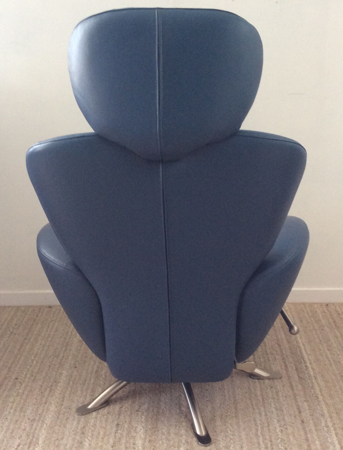 K10 Dodo Cassina heating chair by Toshiyuki Kita
