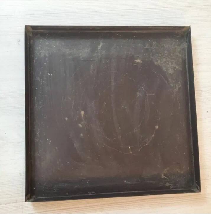 Meuble de rangement vintage à roulettes en lucite, paille de vienne et laiton