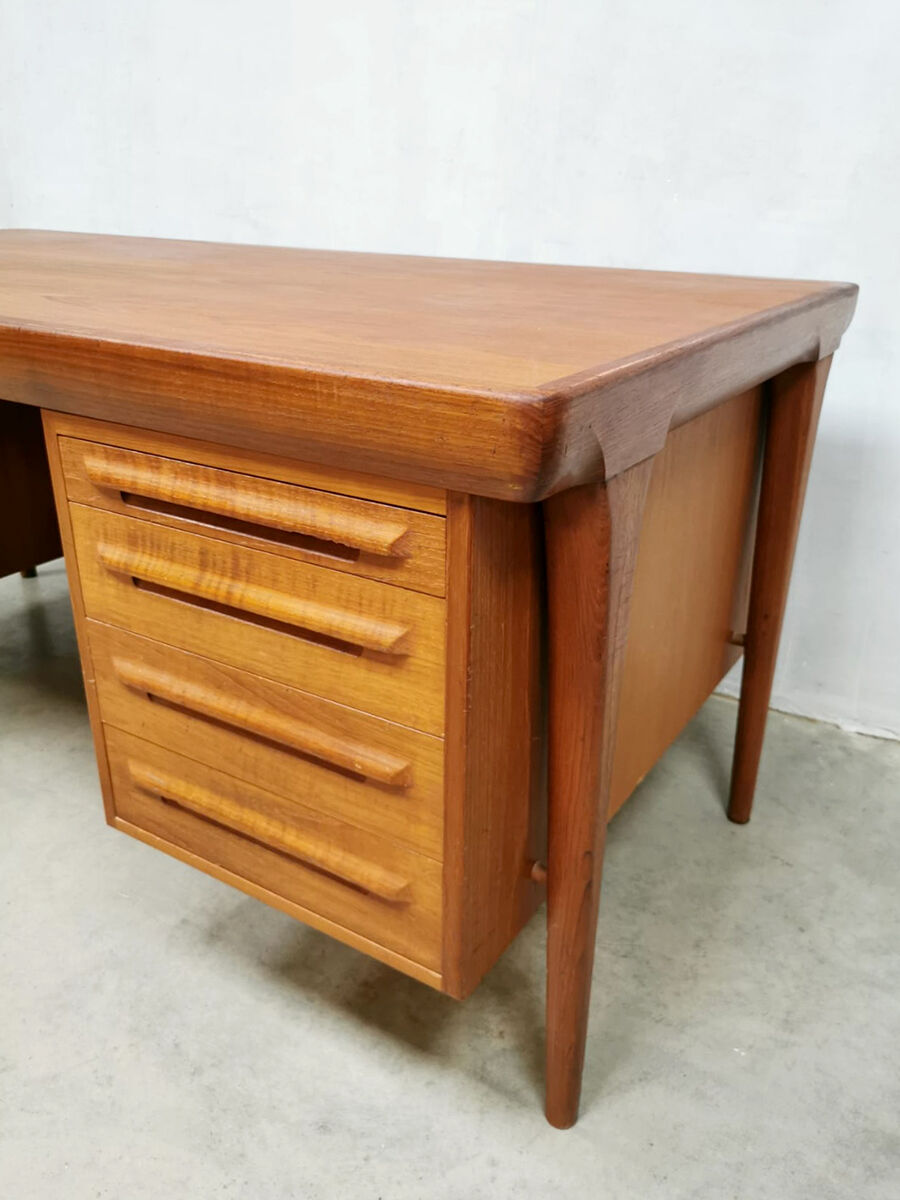 Bureau en teck danois vintage Ib Kofod-Larsen voor Faarup Møbelfabrik