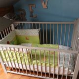 Lit bébé ancien en bois