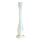 Vase, soliflore en opaline blanche