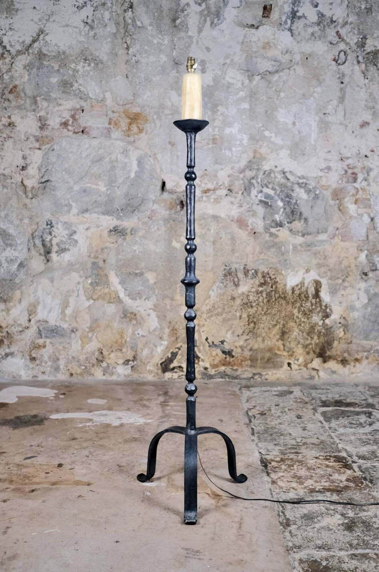 Lampadaire en fer forgé martelé, Bretagne, France, 1980s