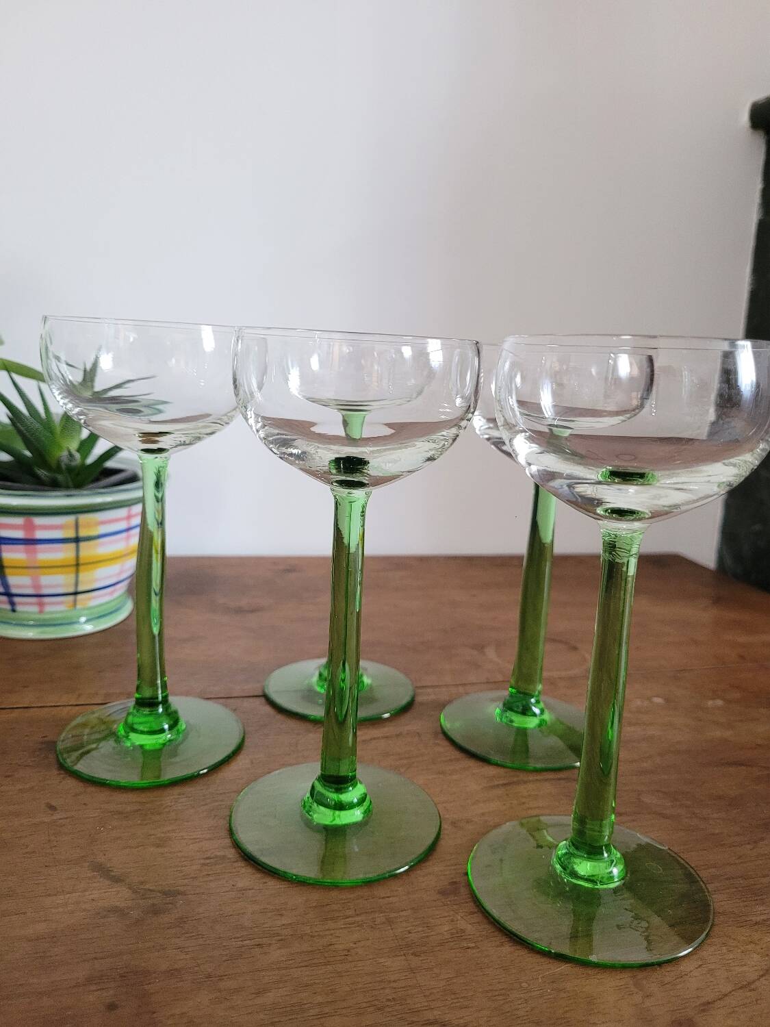 Set of 5 stemmed white wine glasses from Alsace