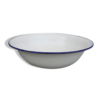 basin in white enamelled sheet metal