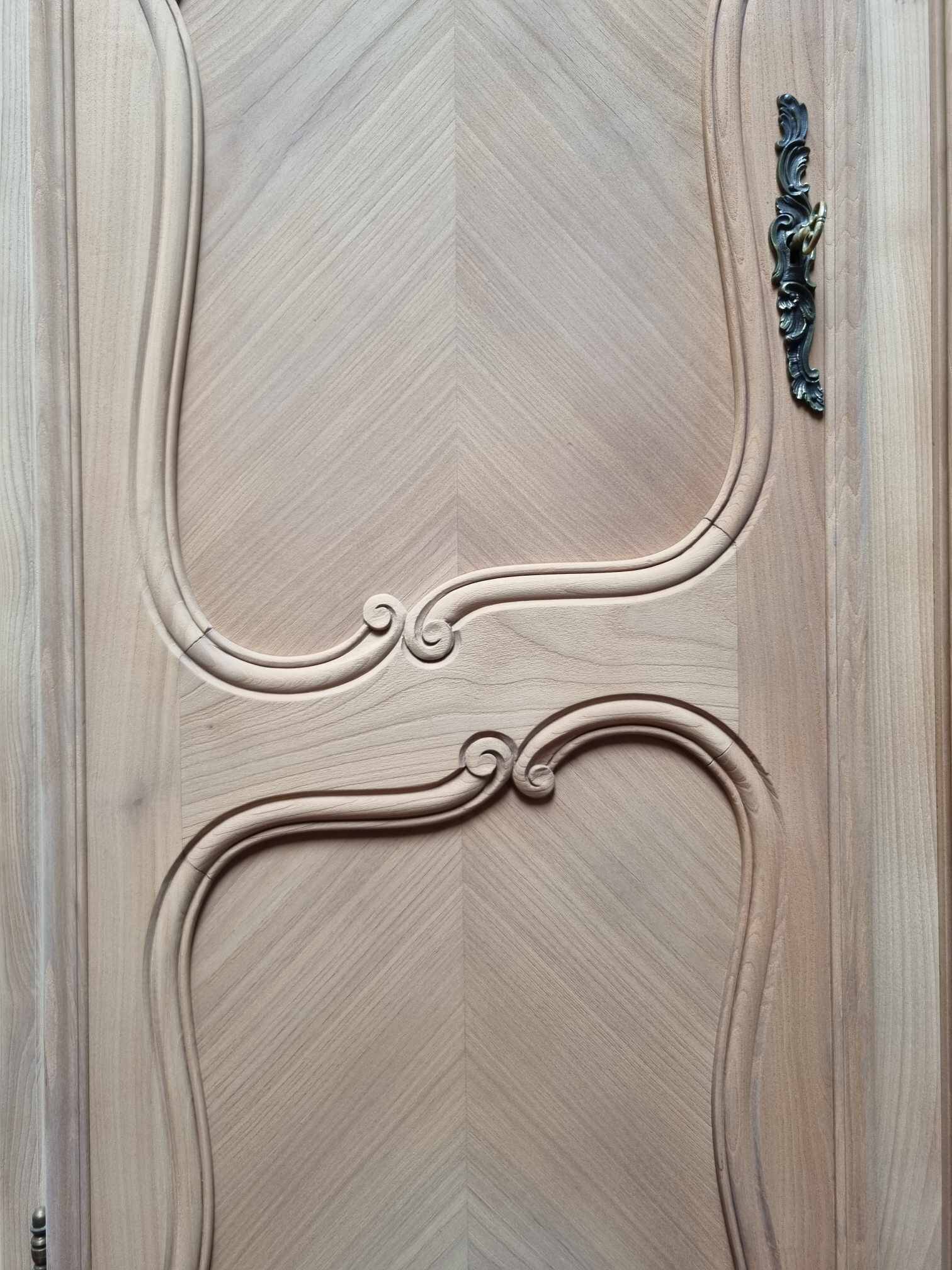 3 door wardrobe in natural wood