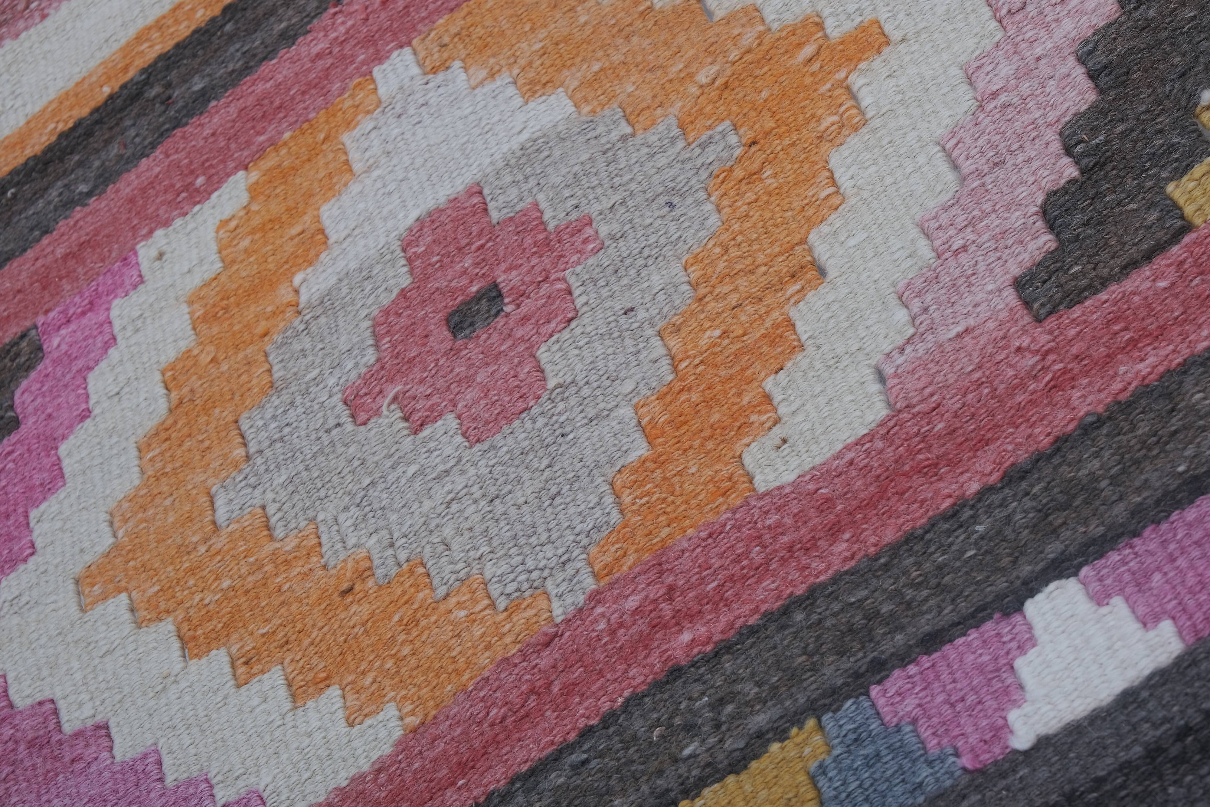 Vintage Turkish rug from Oushak, hand-woven 78x274 cm