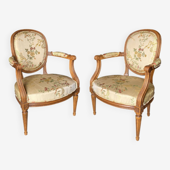 Paire de fauteuils Louis XVI en soie