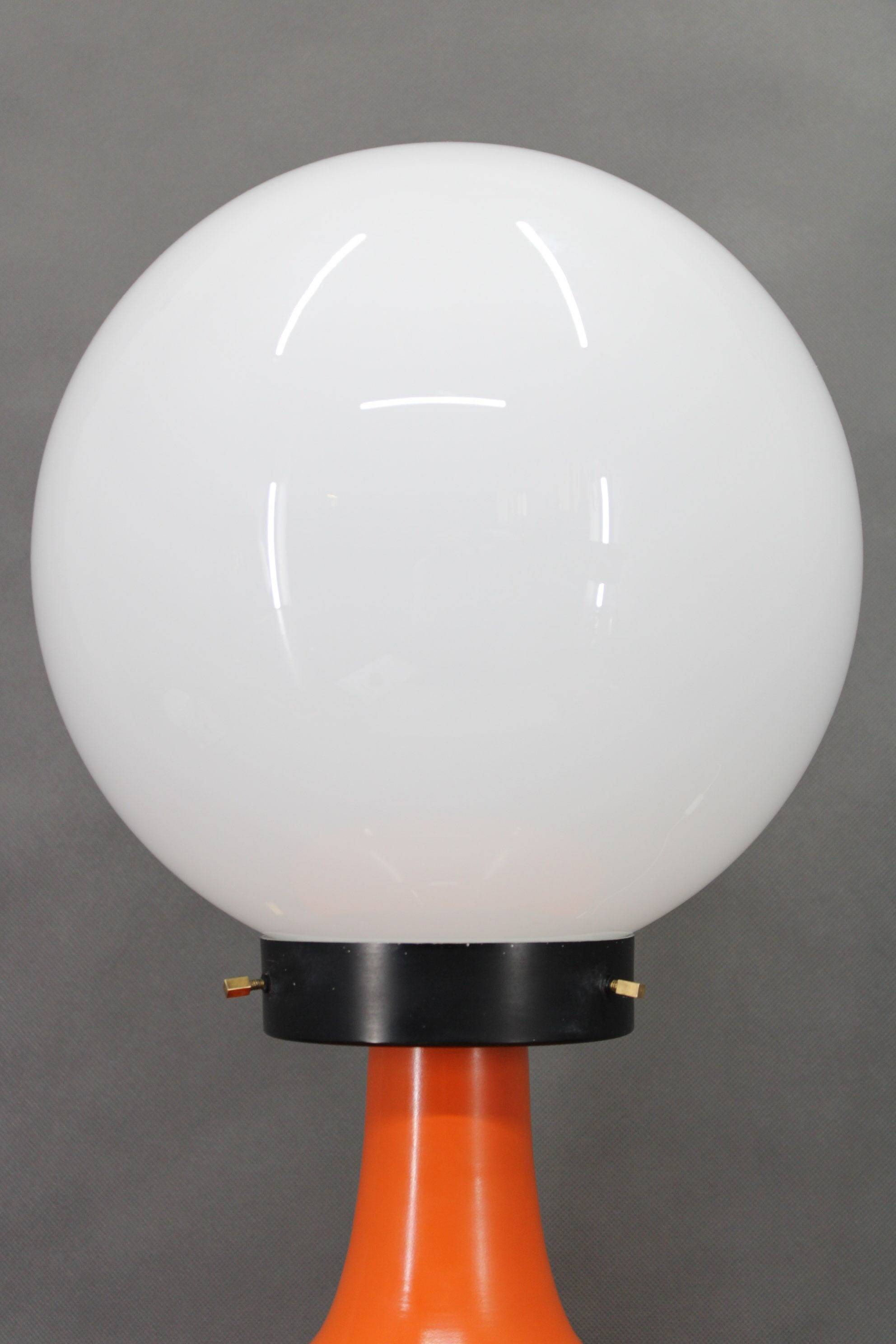Italian space age lacquered metal table lamp with milk glass, 1970s
