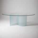 Oval glass table
