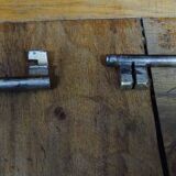 Secretary with three bodies in walnut from the Louis XVI period.