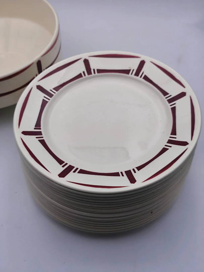 "France Louise" table service – Bordeaux geometric decor