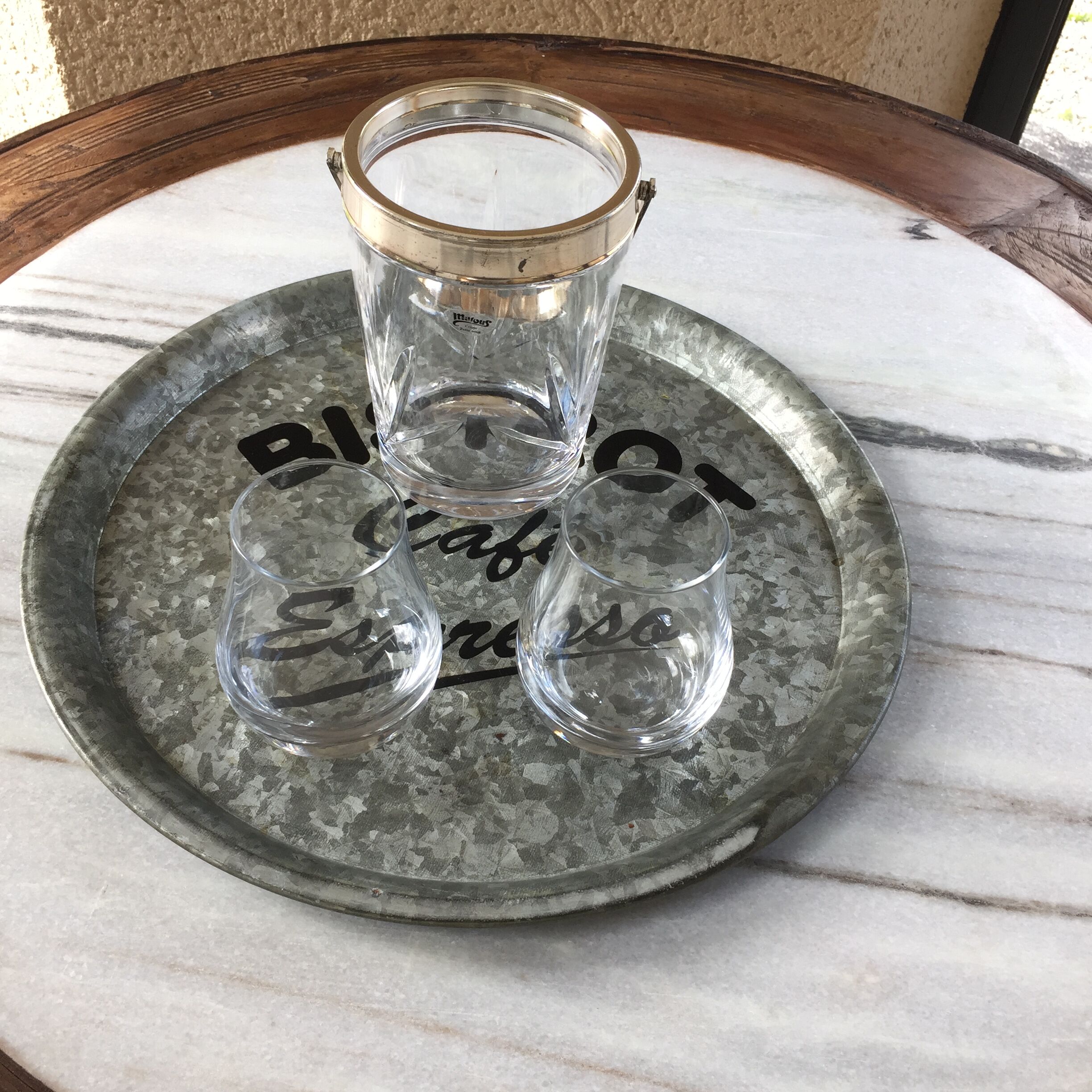 Ice bucket / cut crystal ice cubes